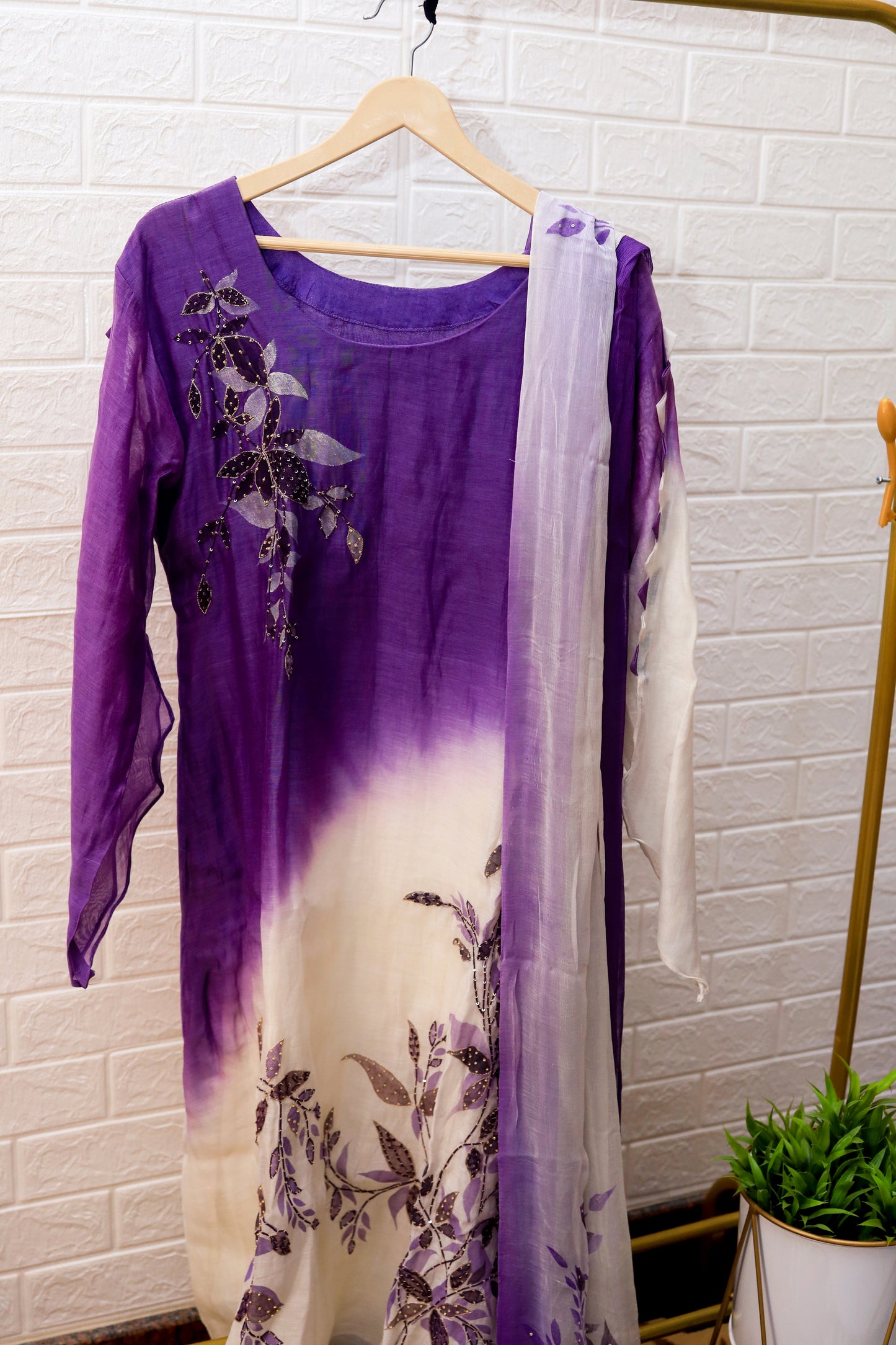 Mul Chanderi outfit featuring a seamless blend of purple and white hues