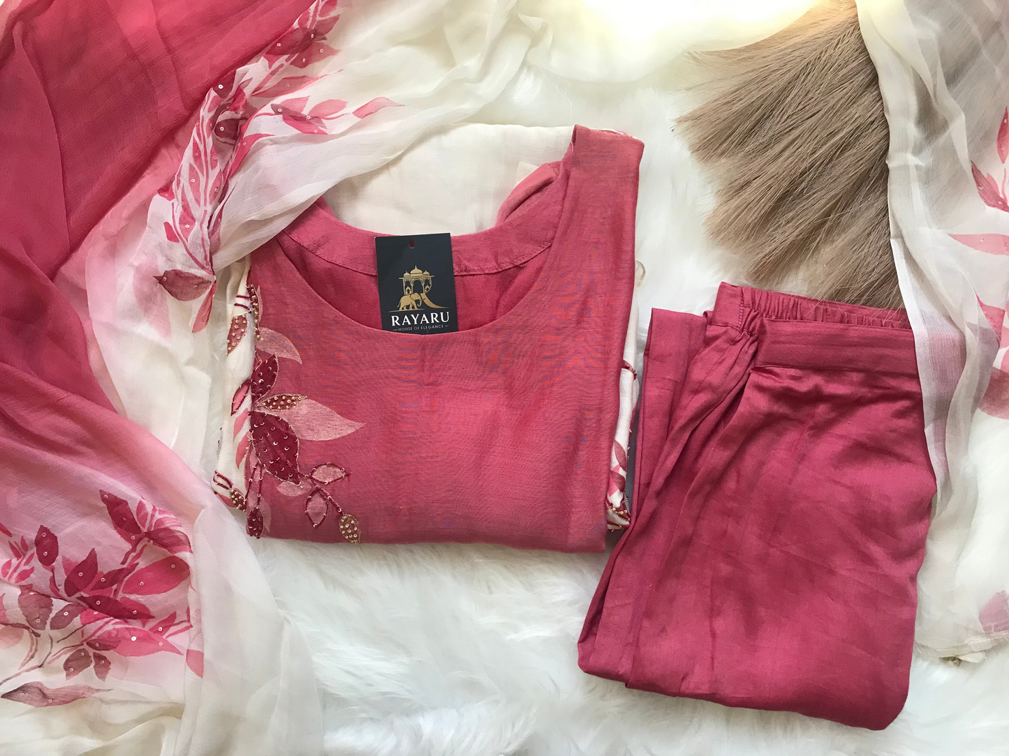 Mul Chanderi outfit featuring a seamless blend of light red and white hues