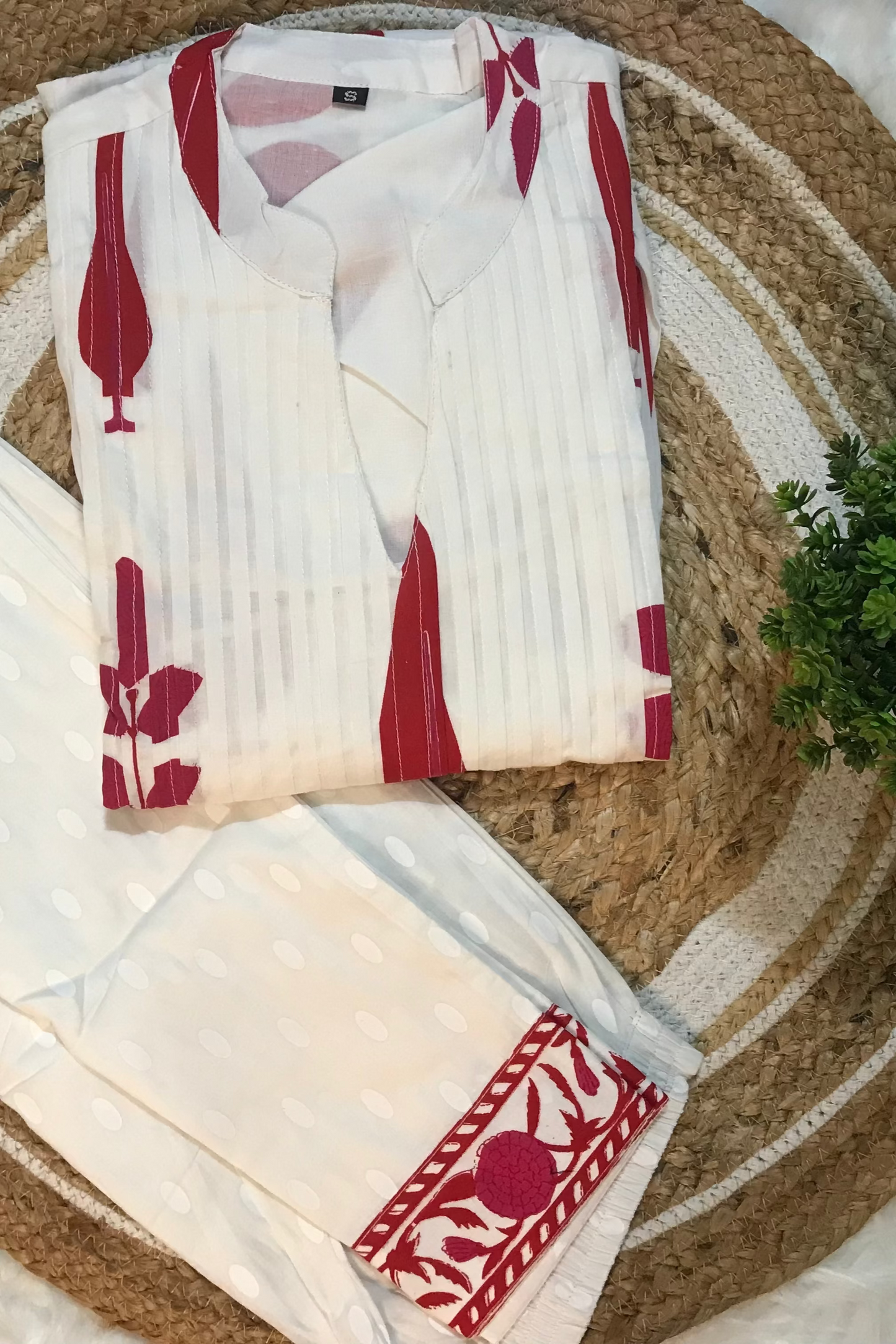 White Kurta with Red Floral Patterns – 2-Piece Set