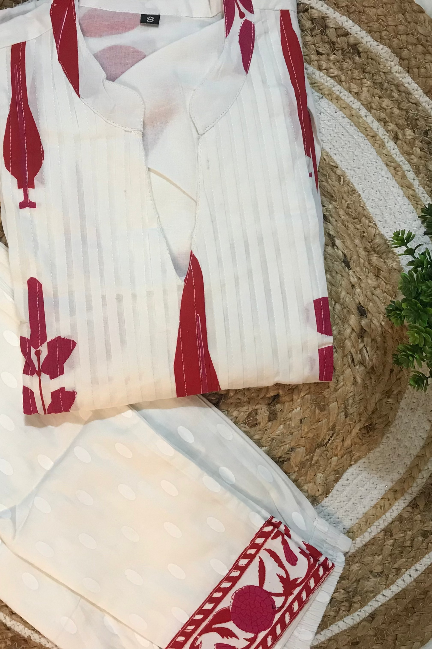 White Kurta with Red Floral Patterns – 2-Piece Set