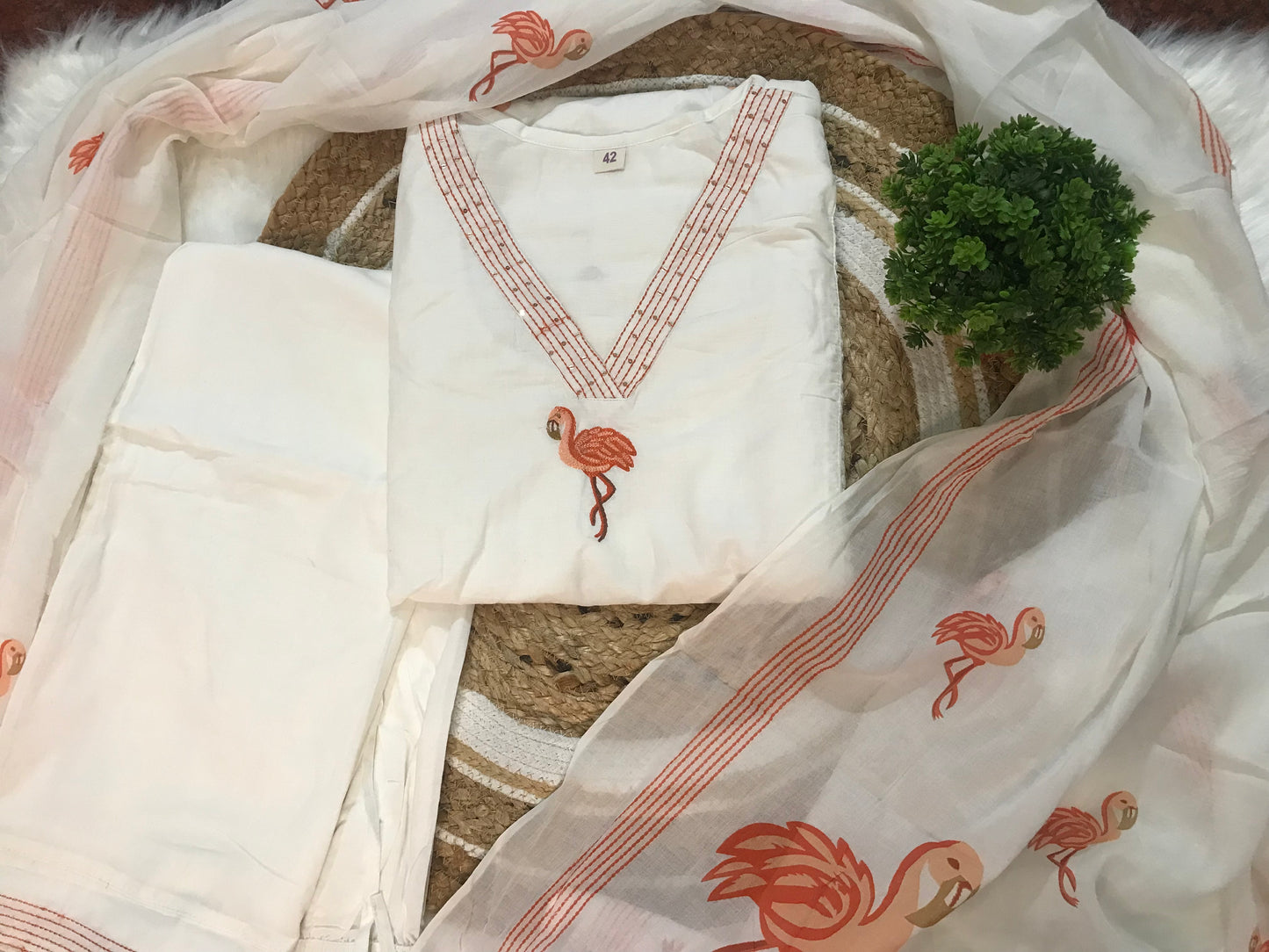 Flamingo-embroidered kurti set