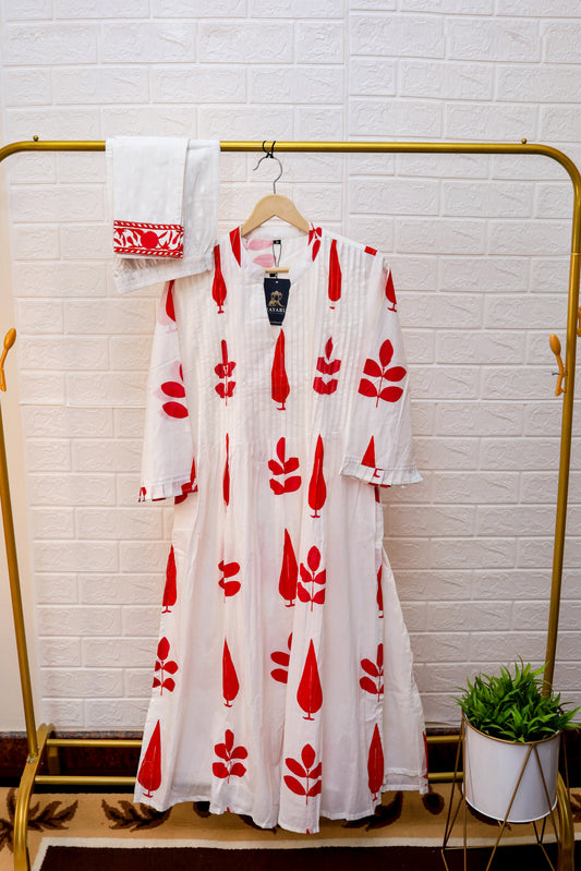 White Kurta with Red Floral Patterns – 2-Piece Set